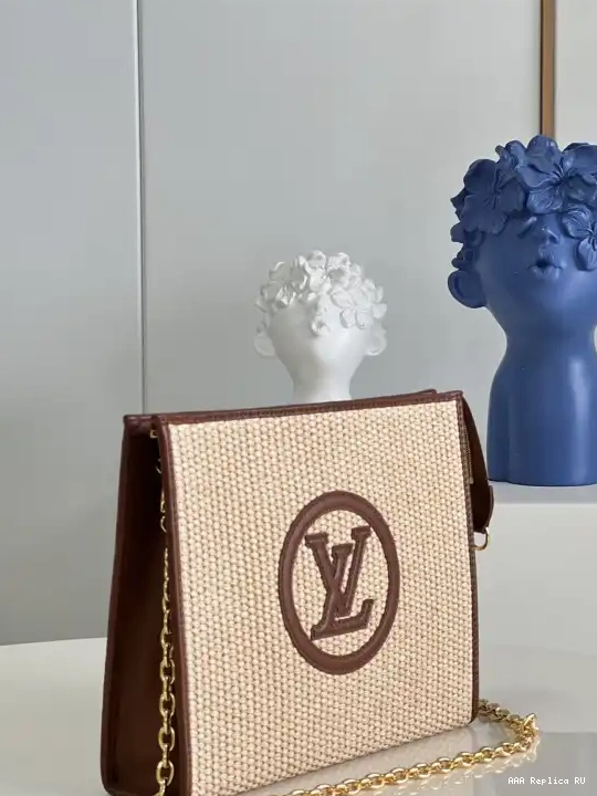 Aaa replica ru VUITTON ON TOILETRY CHAIN POUCH LOUIS 0502